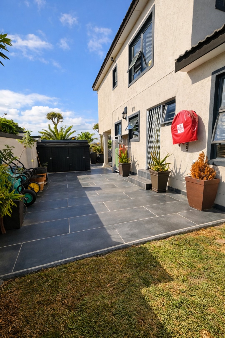 1 Bedroom Property for Sale in Flamingo Vlei Western Cape